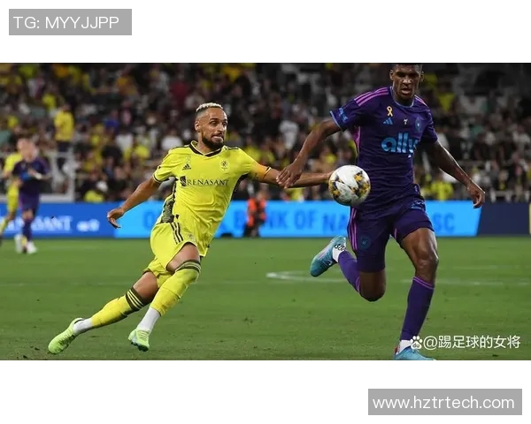 夏洛特足球明星崛起带动球队进步与全城热情共振